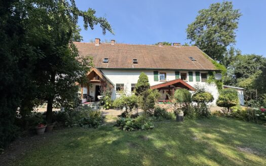 Klimatyczna posiadłość ze stawami w Przybyszowie